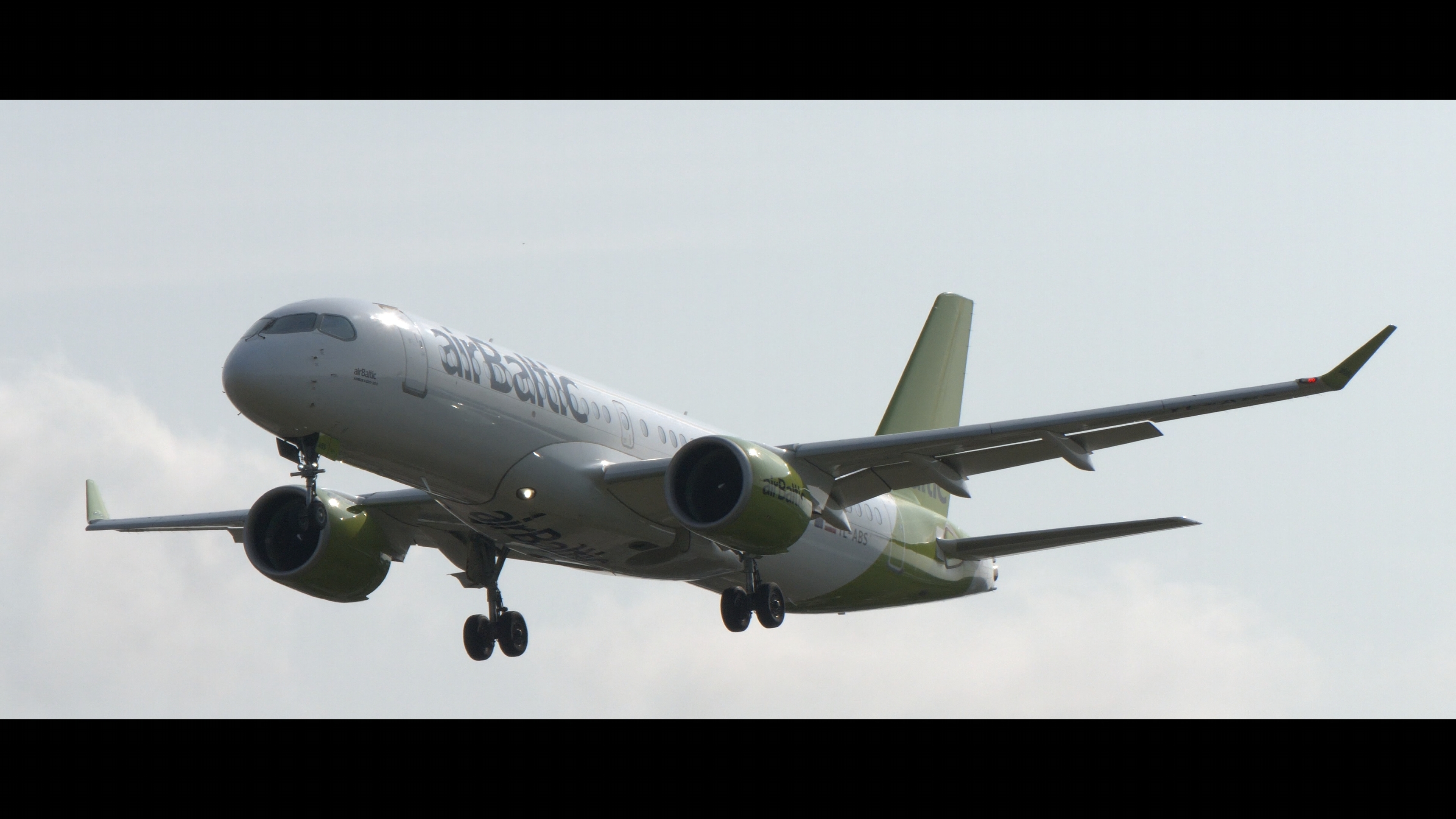 AirBaltic Airbus A220-300